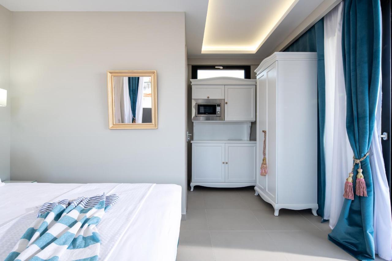 Light Blue Hotel Nea Kallikrateia Eksteriør billede
