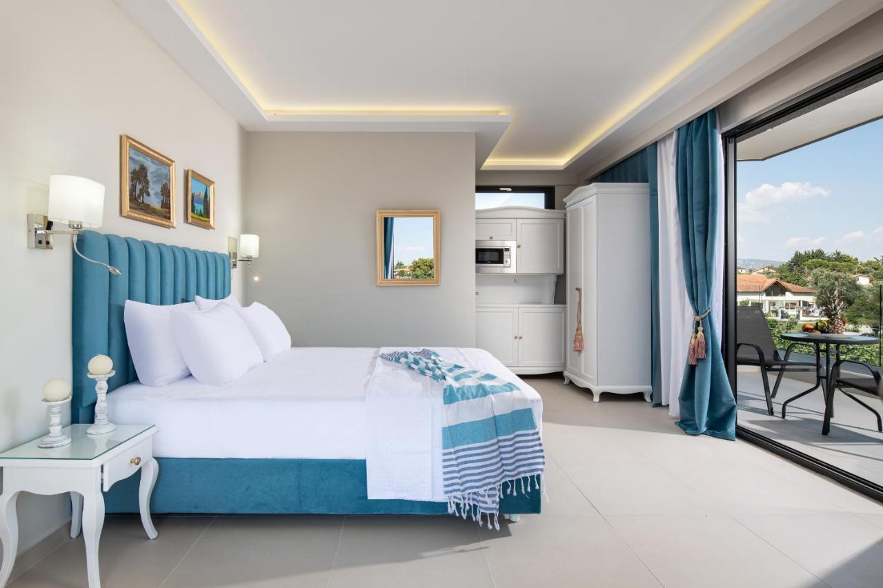 Light Blue Hotel Nea Kallikrateia Eksteriør billede
