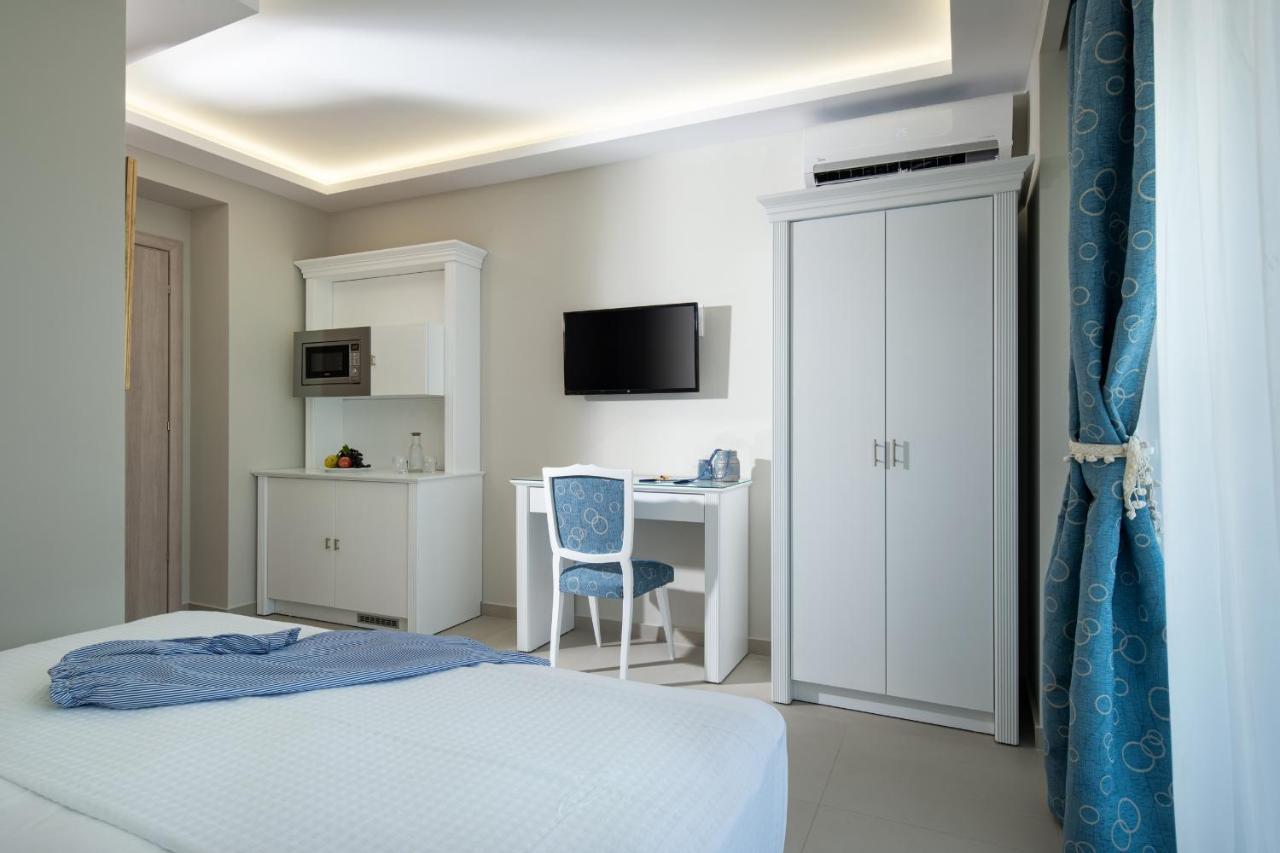 Light Blue Hotel Nea Kallikrateia Eksteriør billede