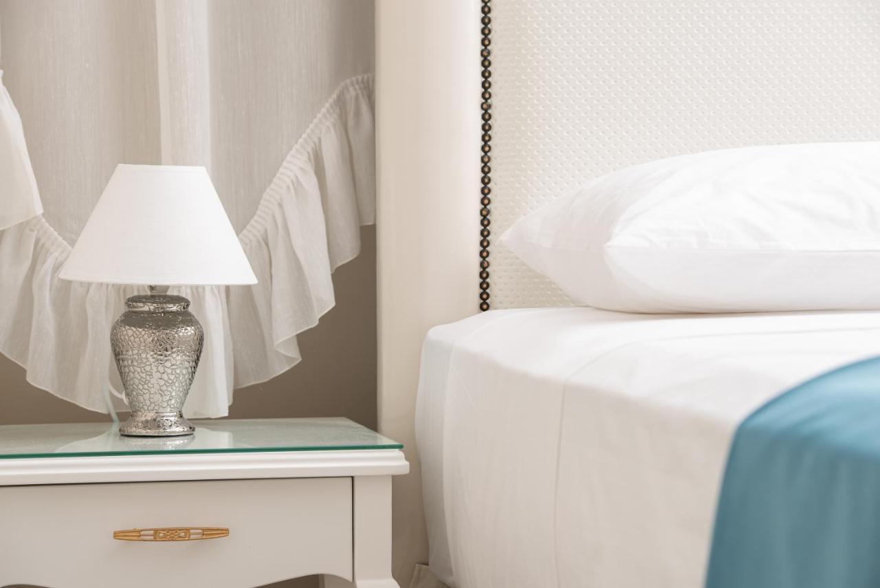 Light Blue Hotel Nea Kallikrateia Eksteriør billede