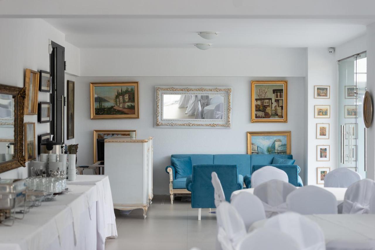 Light Blue Hotel Nea Kallikrateia Eksteriør billede