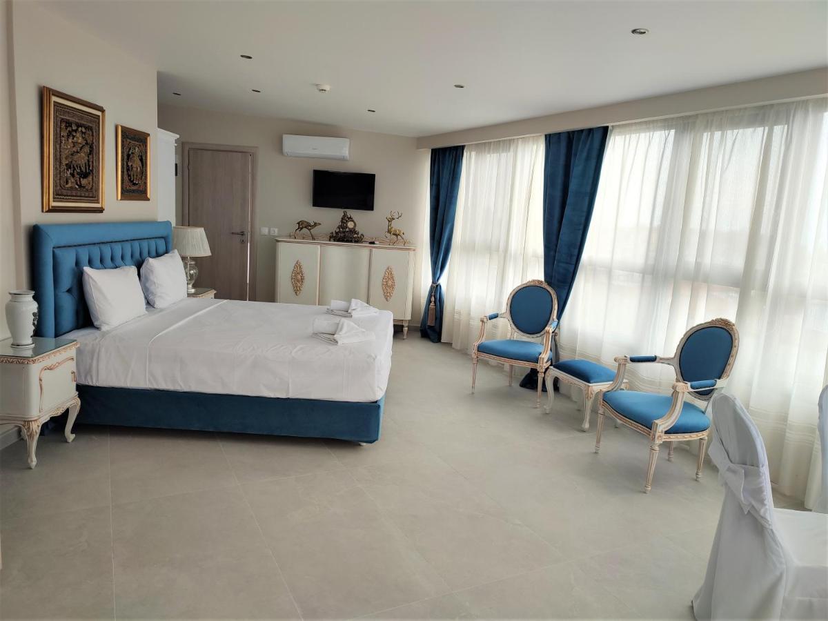 Light Blue Hotel Nea Kallikrateia Eksteriør billede