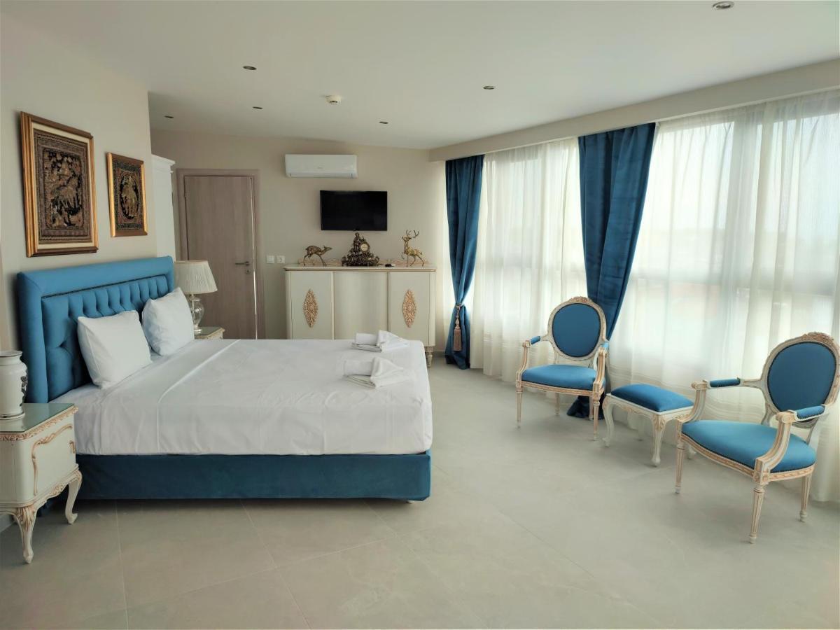 Light Blue Hotel Nea Kallikrateia Eksteriør billede